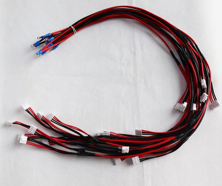 一对三电源线组件，用于连接电源和 LED 模块